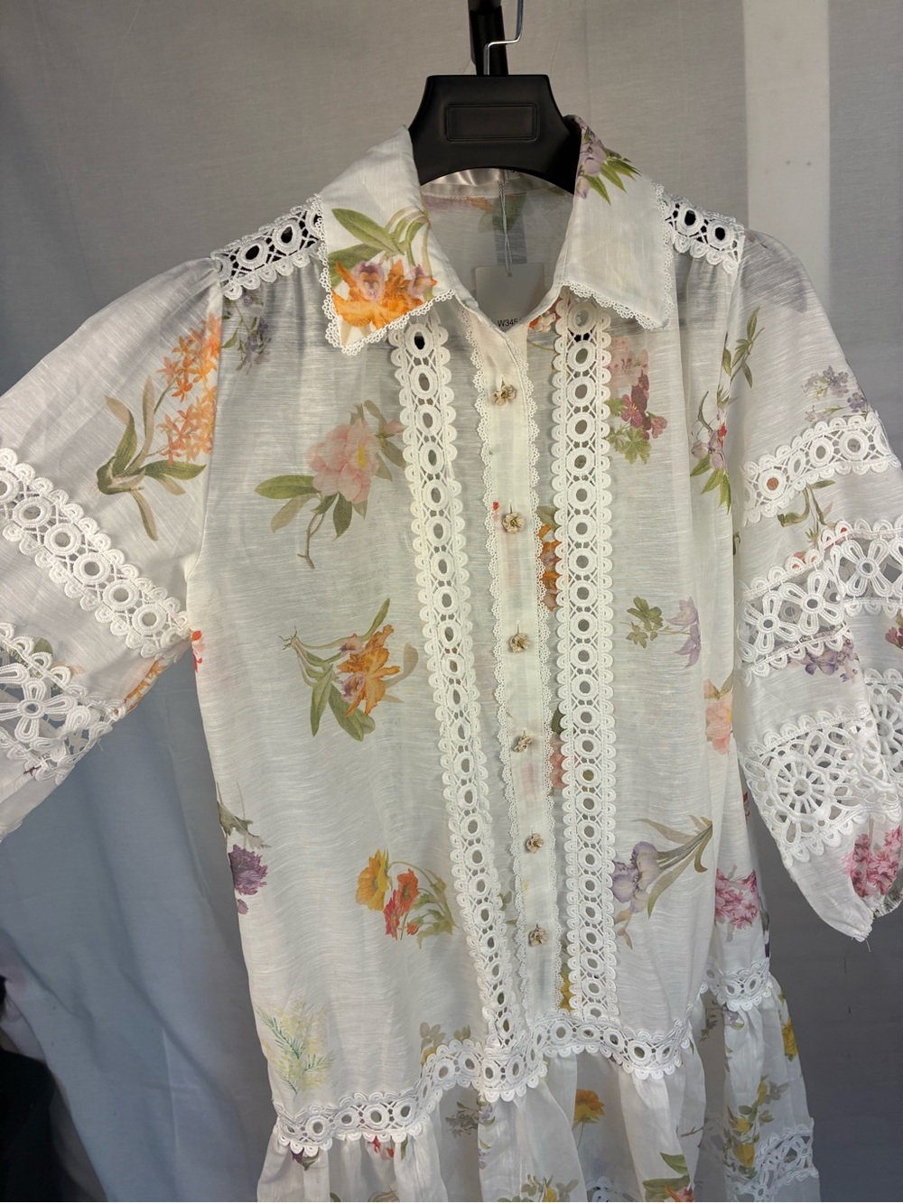 NWT Beautiful Floral Gauze and Lace Dress Flower Buttons S - Picture 3 of 13